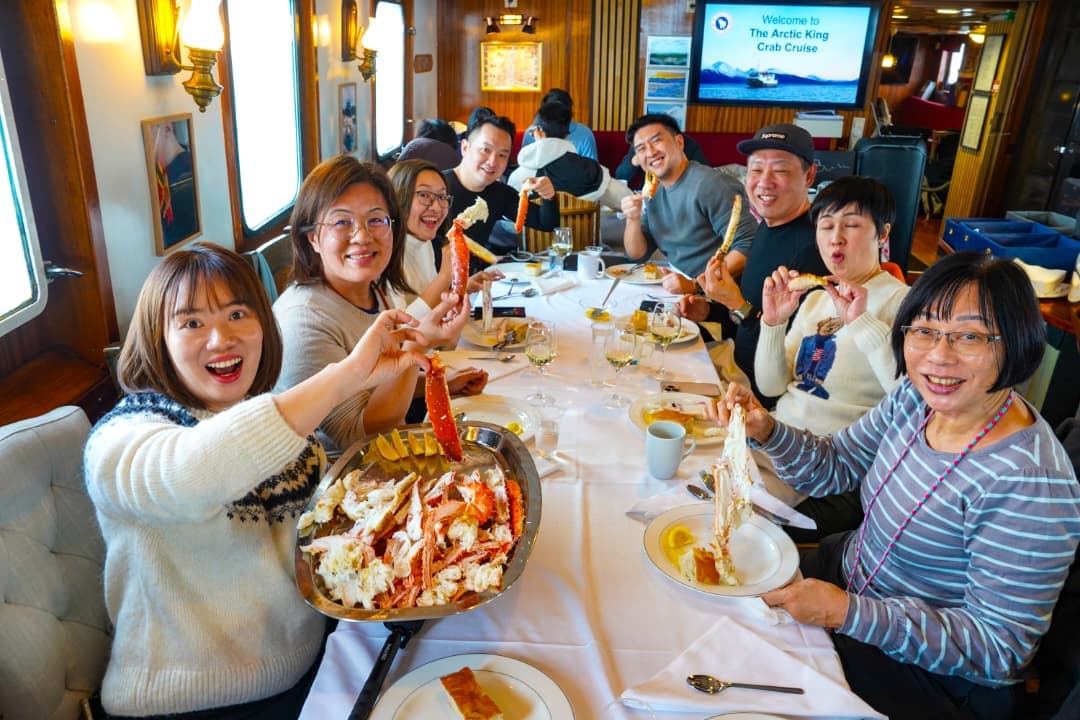 King Crab cruise with self caught lunch aboard comfortable expedition cruiser photo 3