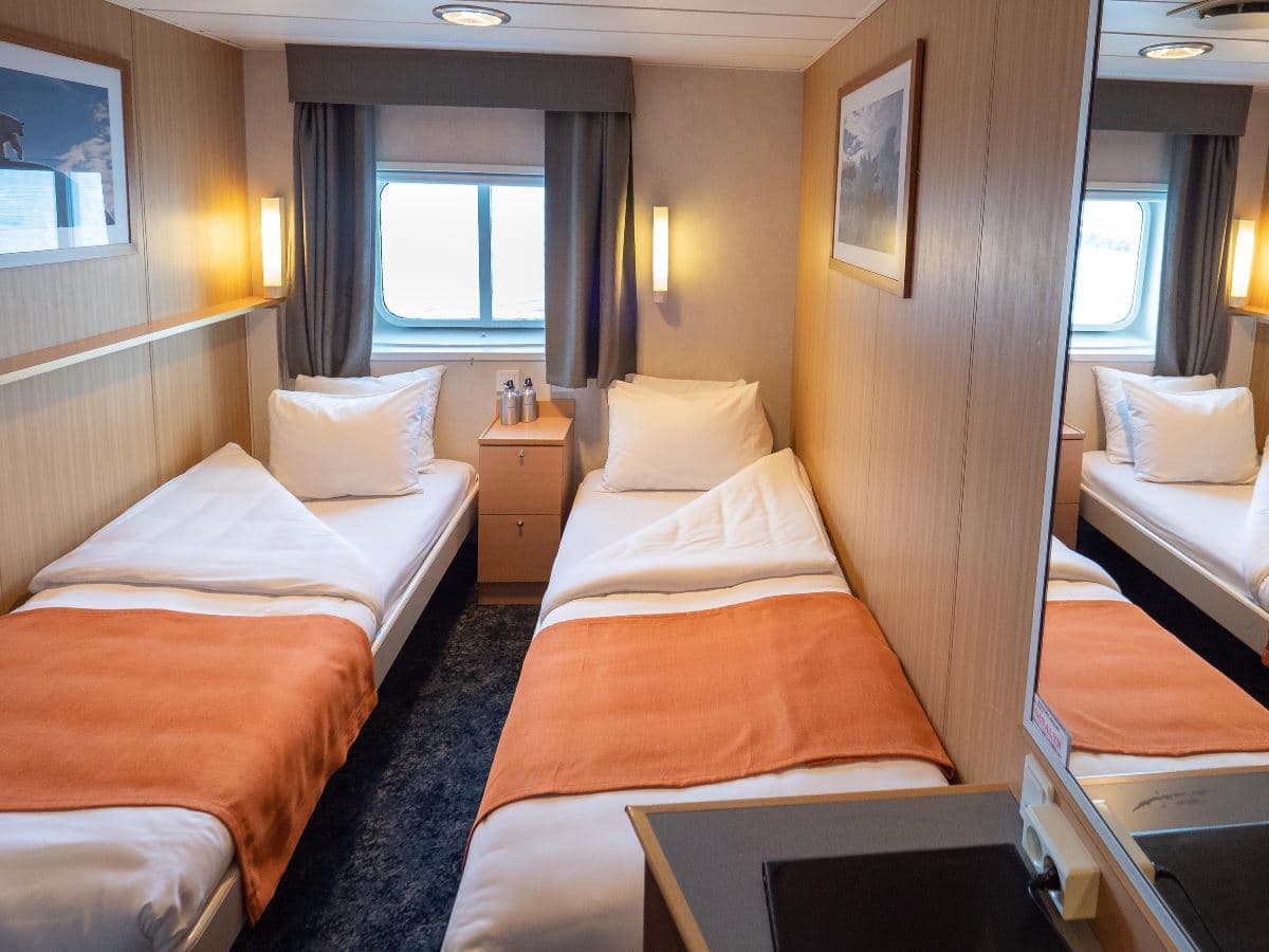 24hrs Northern Lights & Whale Watching Cruise: Twin Cabin