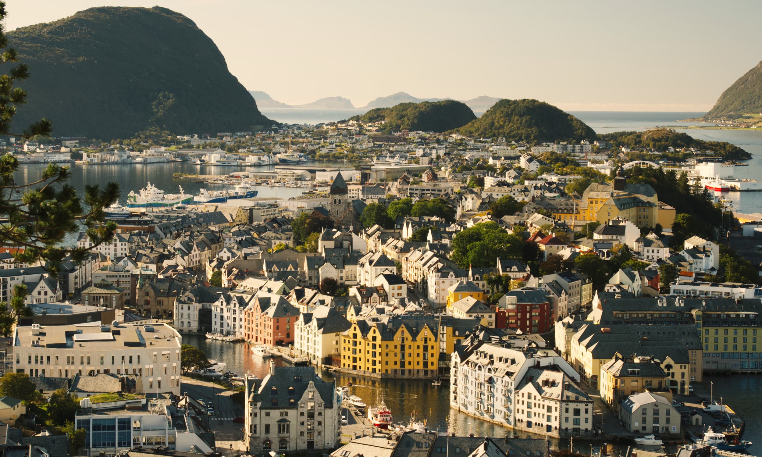 Small-group Walking Tour in Ålesund: Art Nouveau, Sea Views & Insider Tips photo 6