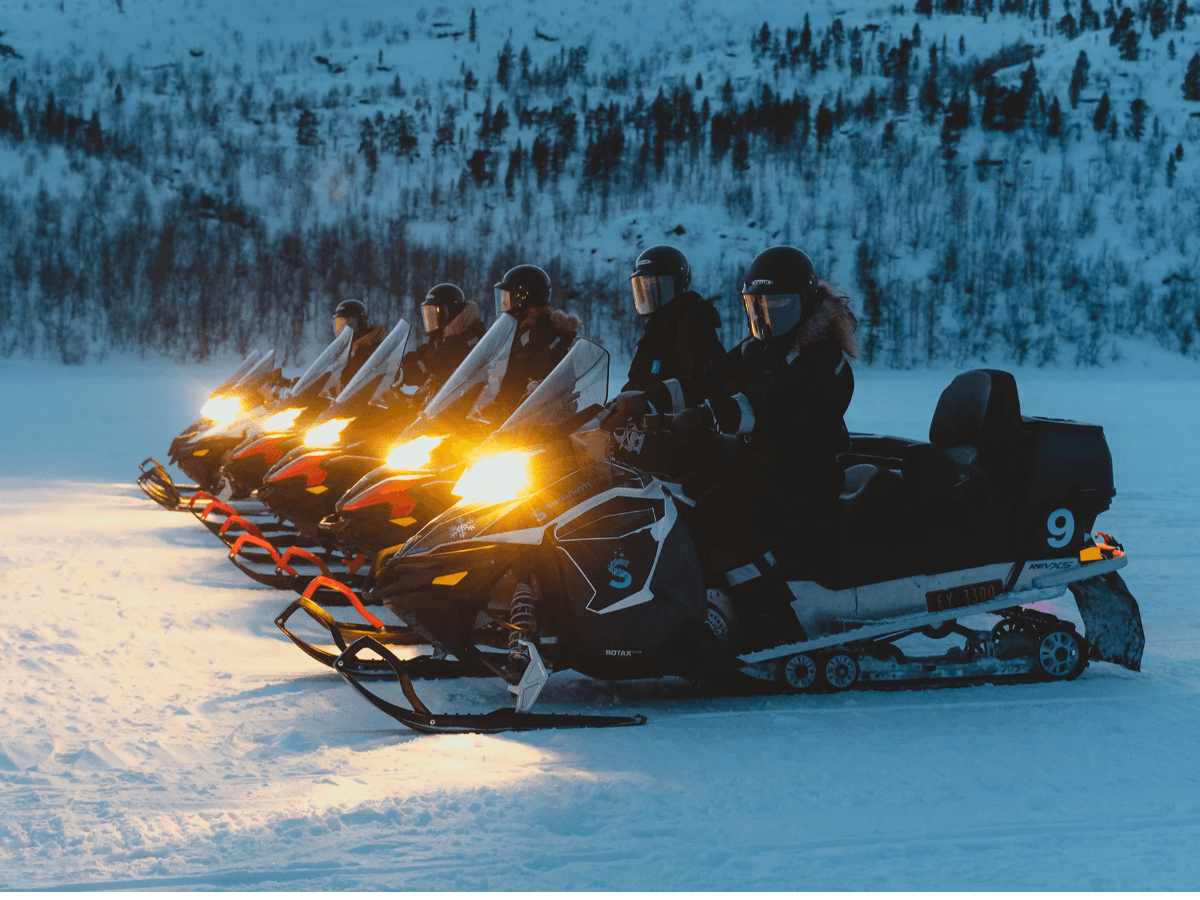 Hunting the Northern Lights by Snowmobile photo 4