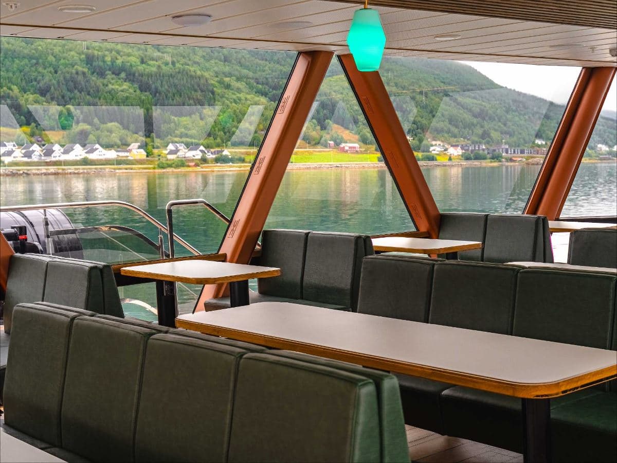 Arctic Fjord Cruise photo 3