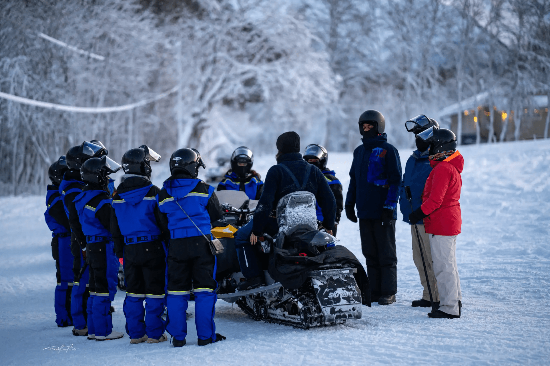 Tromsø: Local Snowmobile Experience photo 14