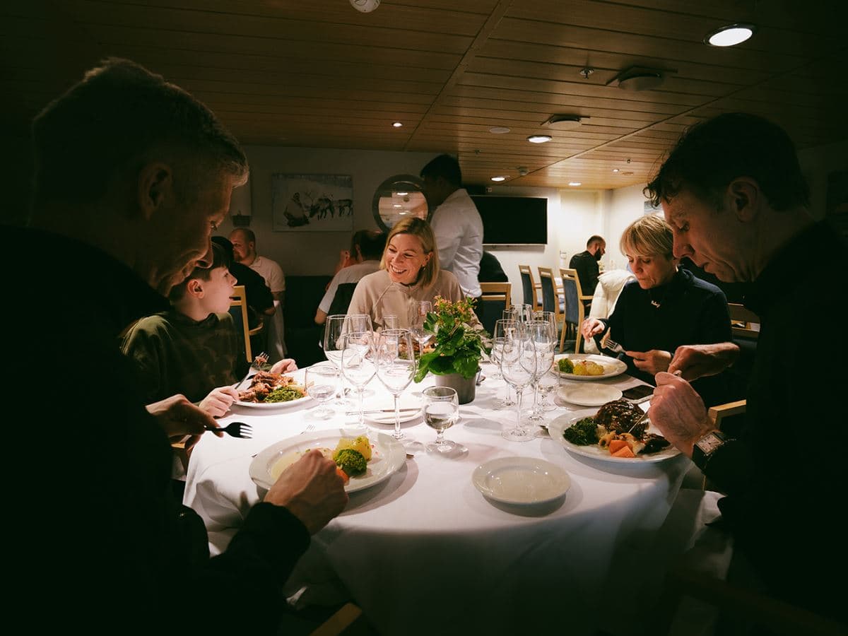 24hrs Northern Lights & Whale Watching Cruise: Single Twin Cabin photo 6
