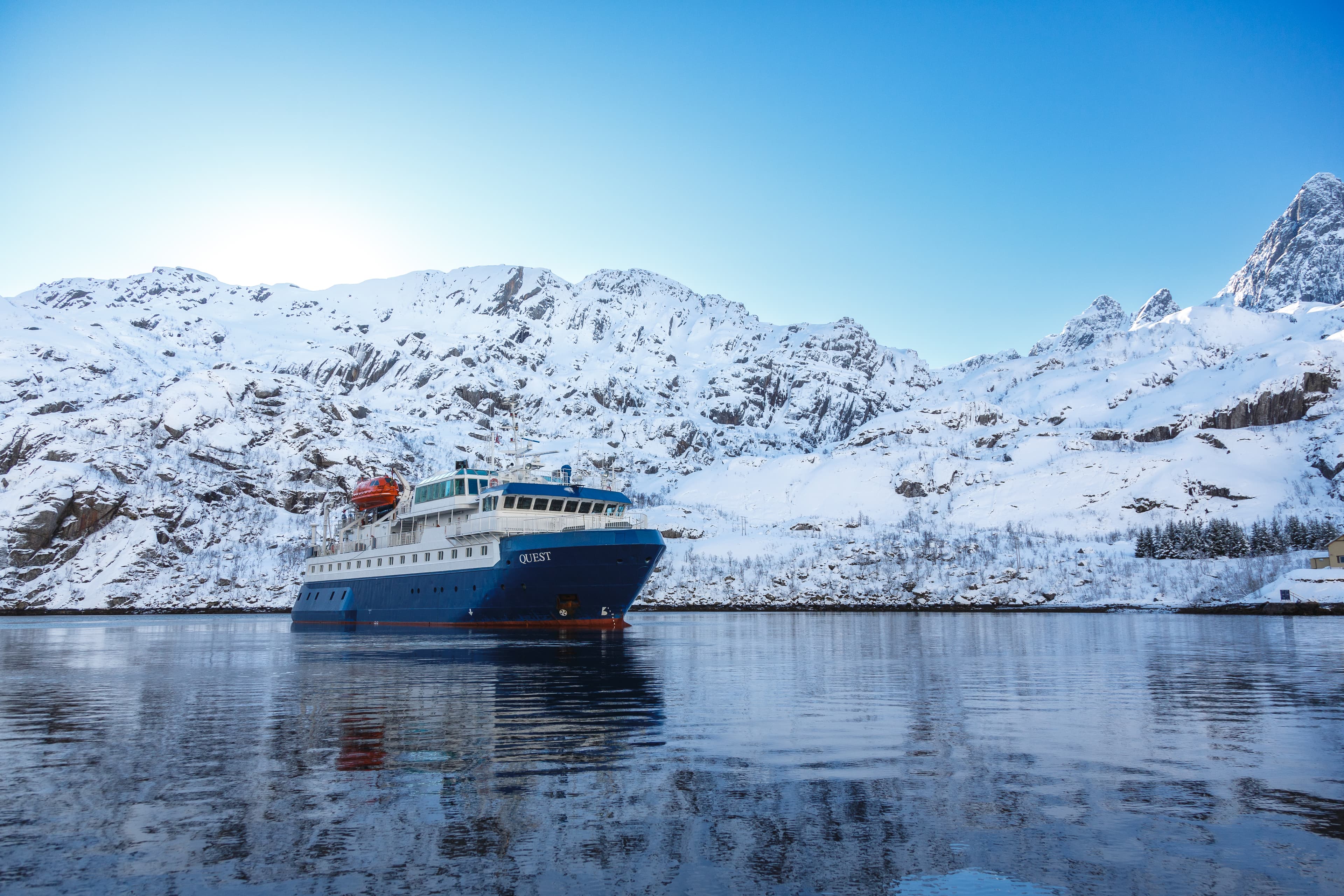 24hrs Northern Lights & Whale Watching Cruise: Twin Cabin