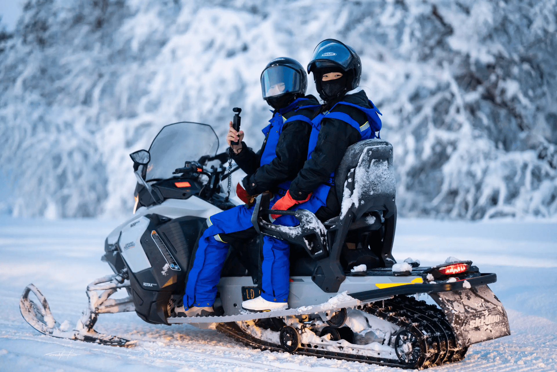 Tromsø: Local Snowmobile Experience photo 2