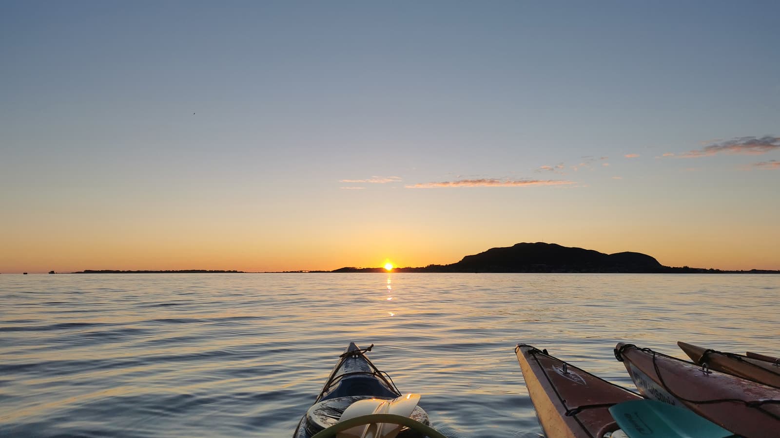 Sunset kayaking in Ålesund