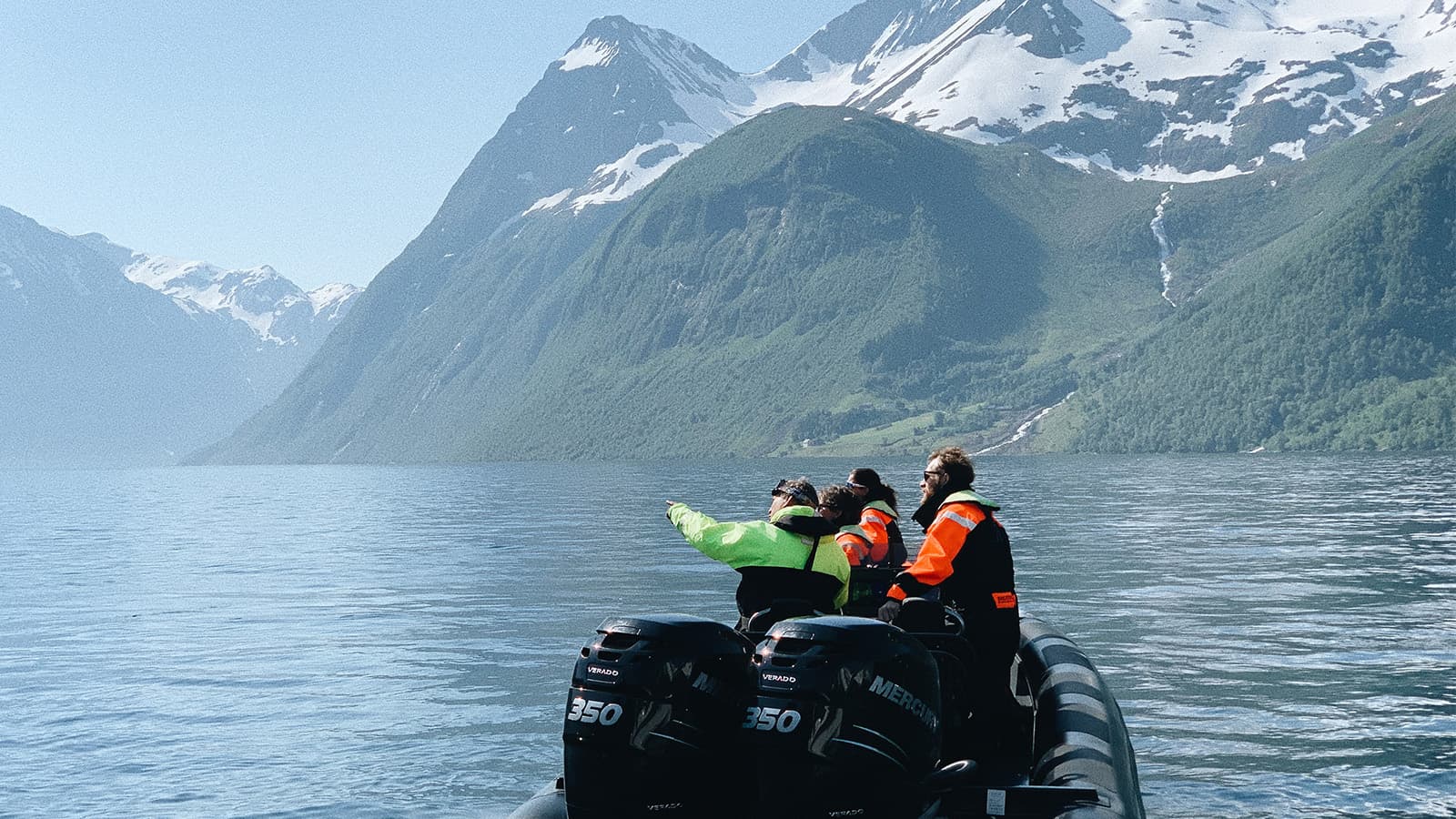 Fjordsafari with RIB to Hjørundfjord