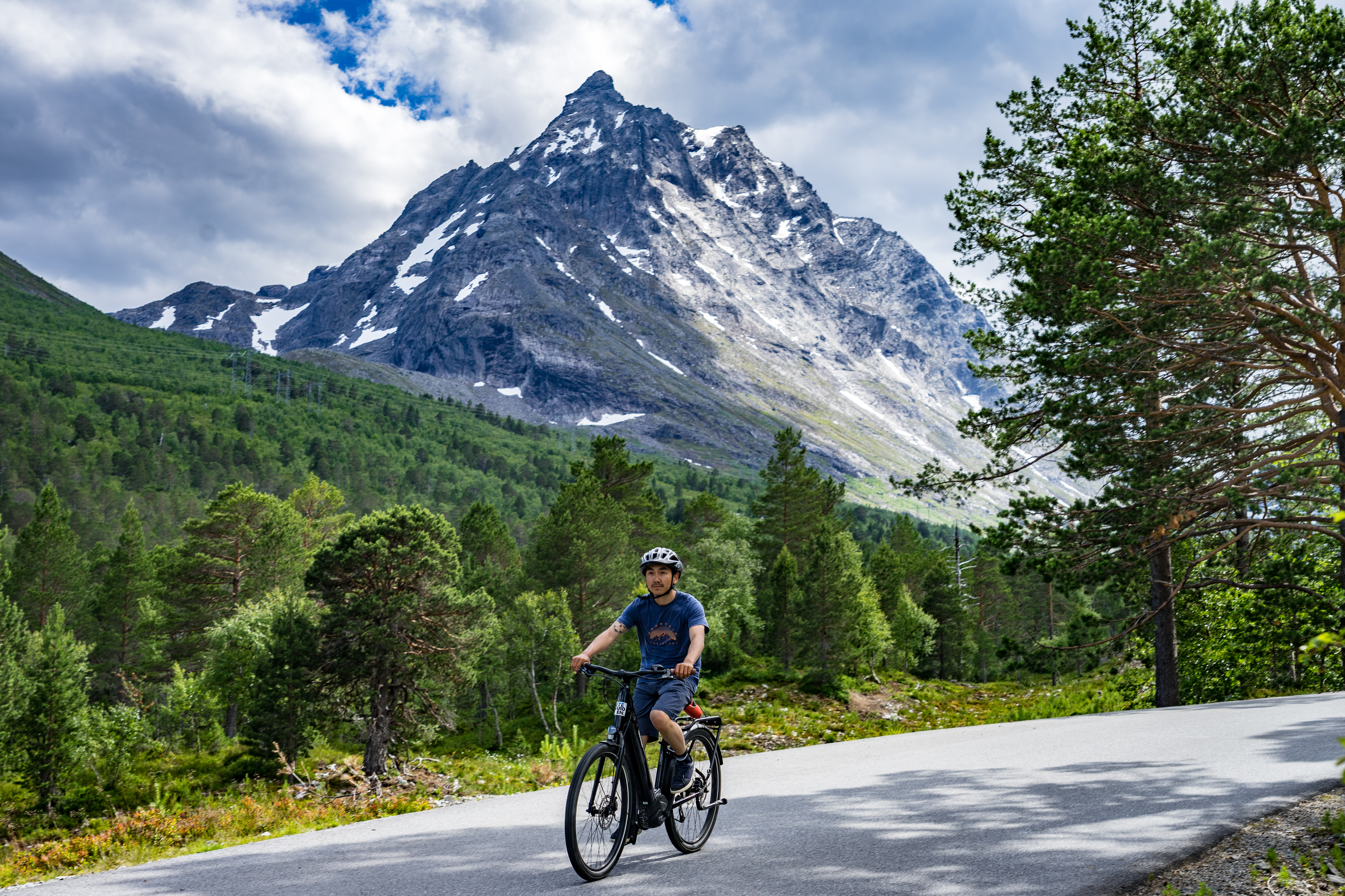 El-sykkel og fjelltur i Åndalsnes photo 5