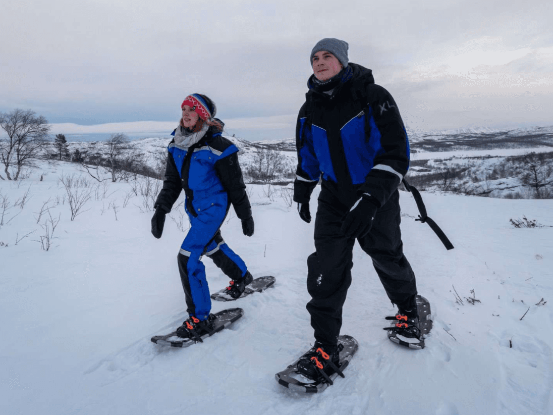 Paseo con raquetas de nieve