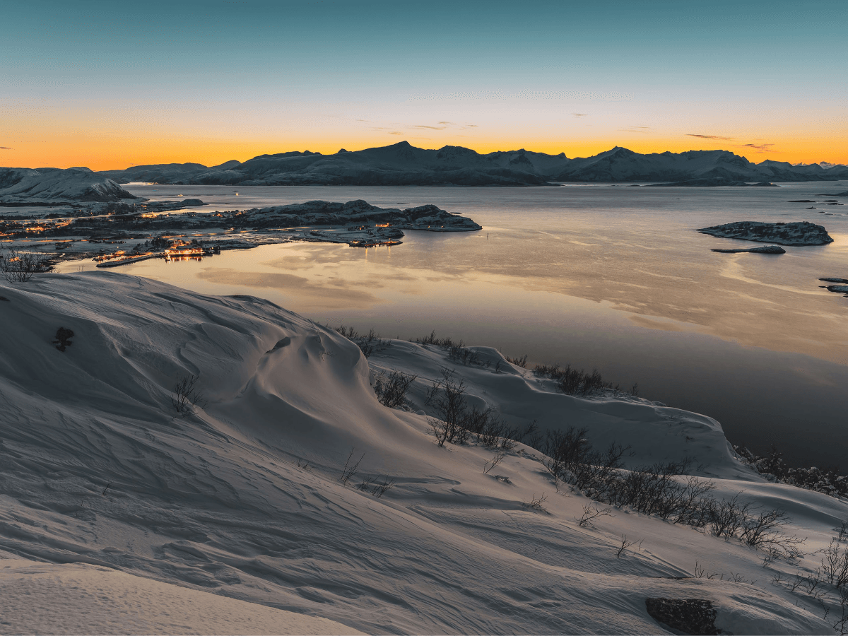 Sommarøy: Daytime Snowshoe Hiking Experience at Sommarøy photo 2