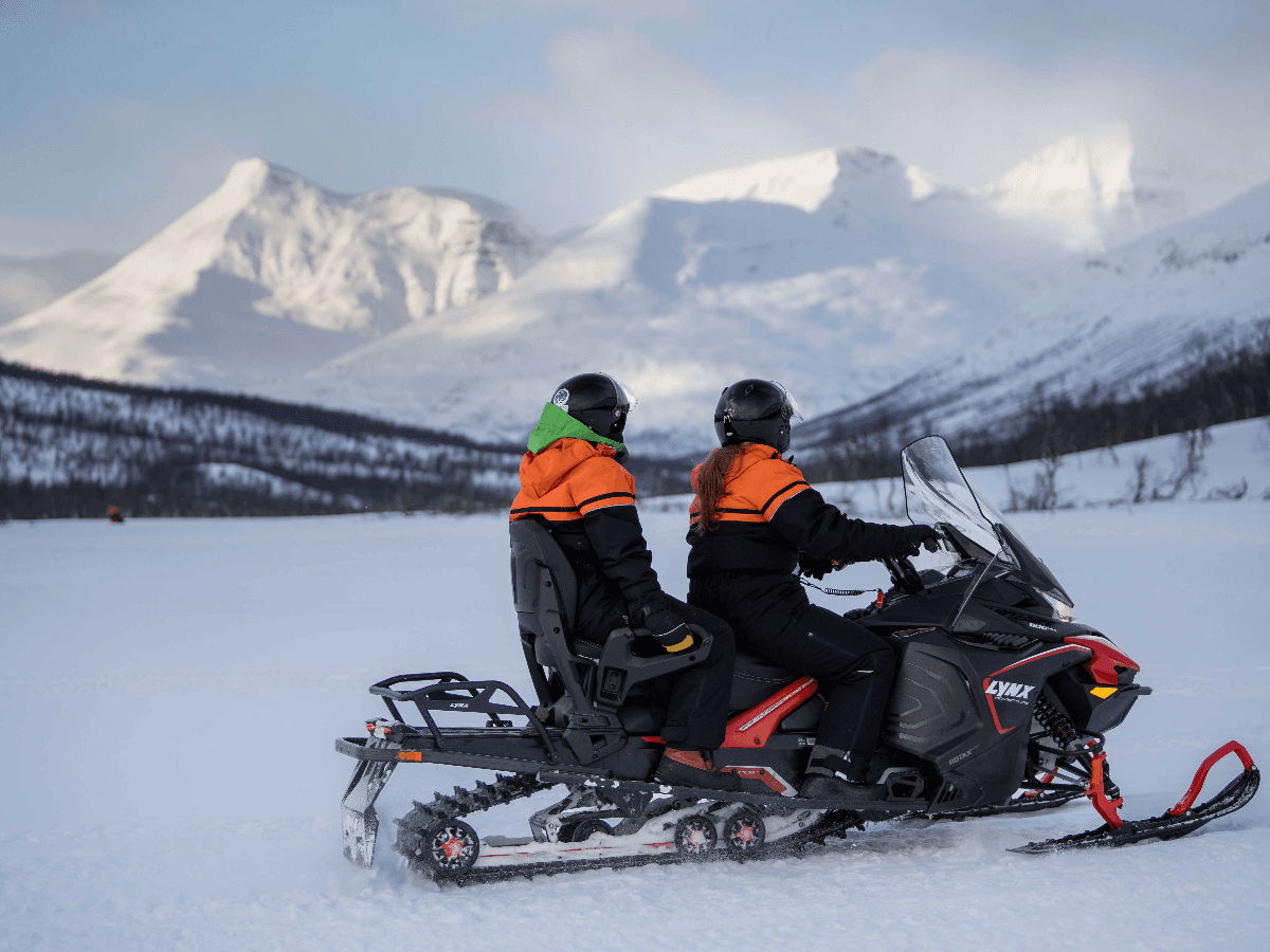 Tromsø: Schneemobilfahren im Camp Tamok photo 4