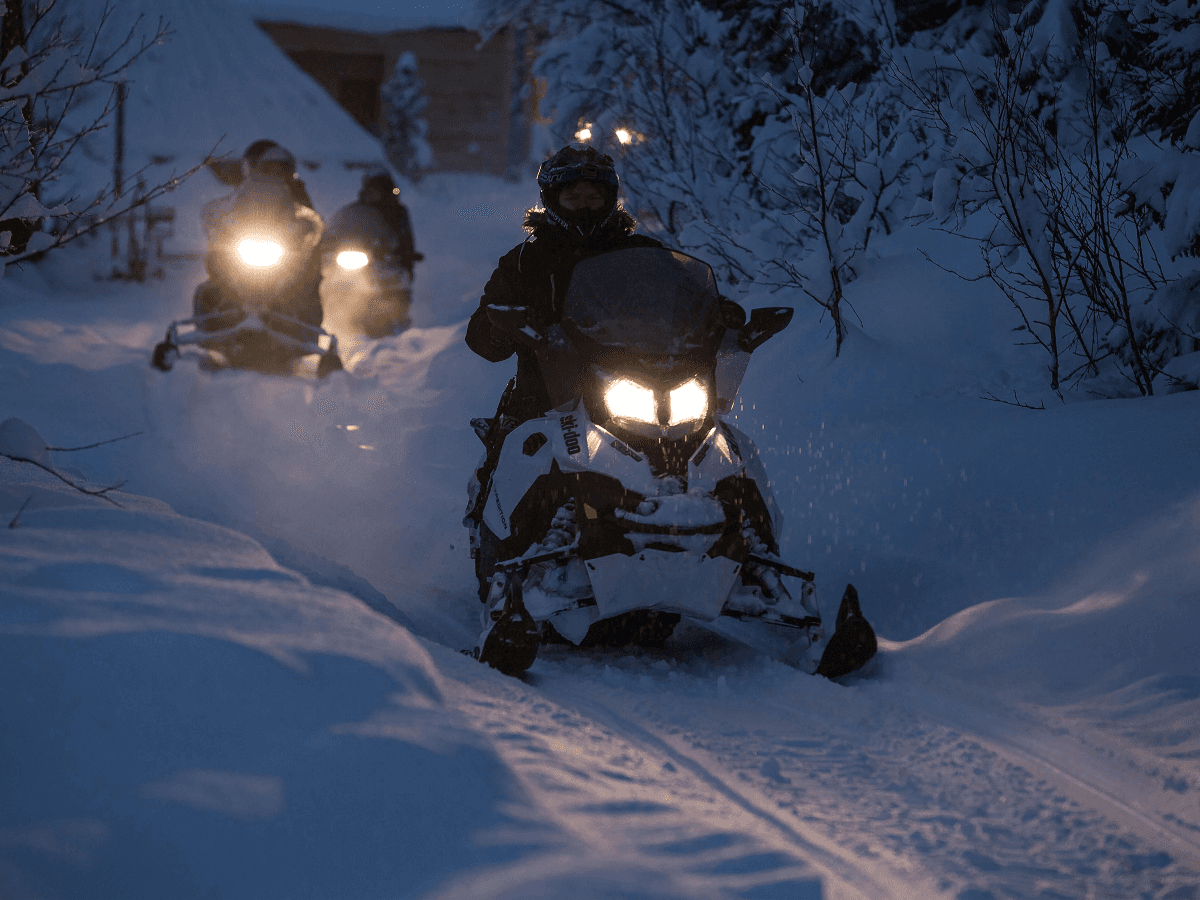 Tromsø: Schneemobilfahren im Camp Tamok photo 6